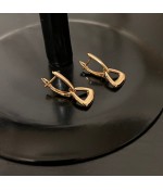 Серьги позолоченные из медицинской стали треугольники